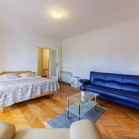 Beti By Interhome Appartamento Umago